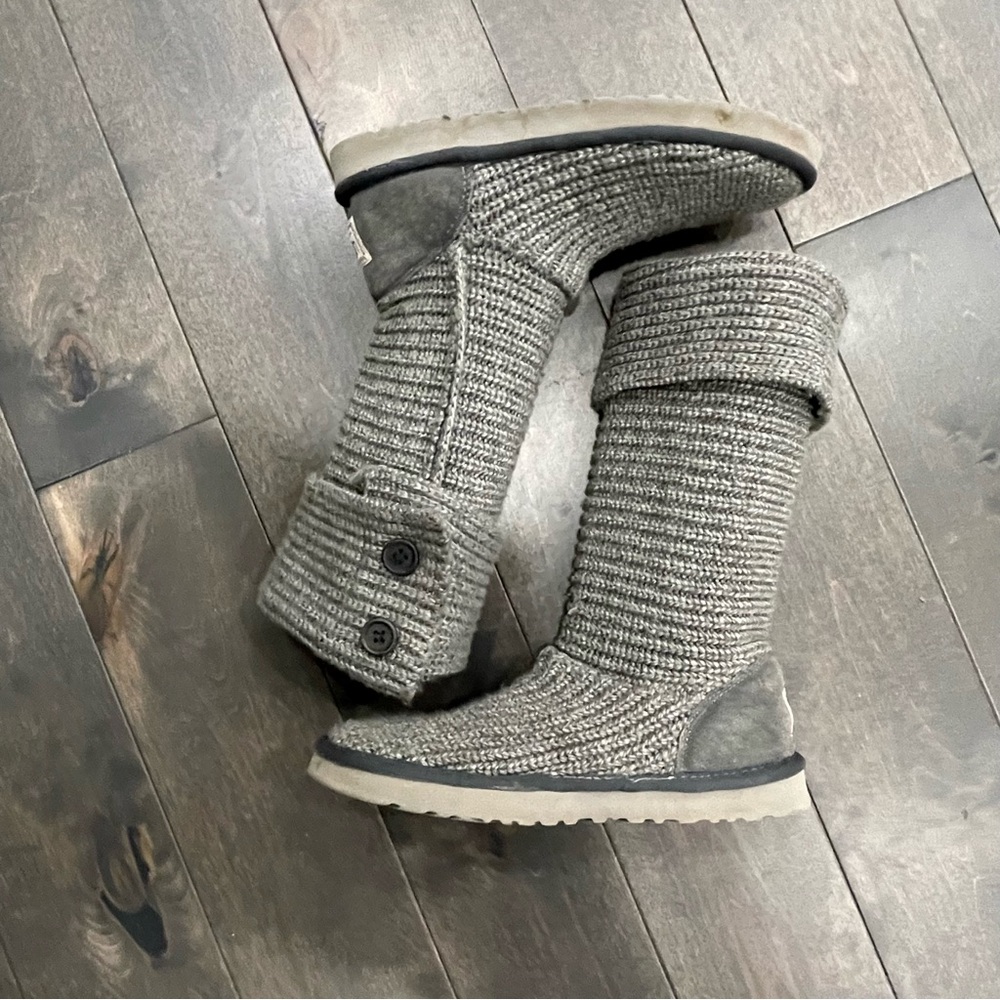 UGG Australia Boots 8 Cardy Classic Knit Tall 2 Button Sweater Gray